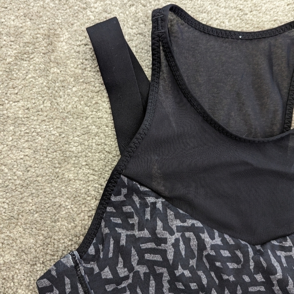 LULULEMON running in the city sheer detailed black tank top size 4 - Picture 6 of 14